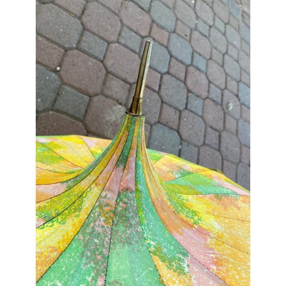 SOLD Vintage midcentury colorful spring pastel pagoda umbrella parasol - Picture 7 of 9